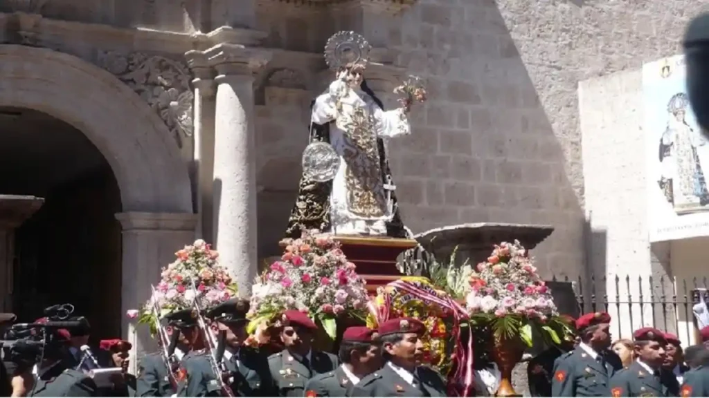tradiciones y costumbres del Día de Santa Rosa de Lima